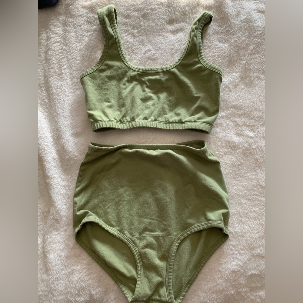 ARQ High Rise Undies and Full Coverage Bra, Pistachio, Size Medium